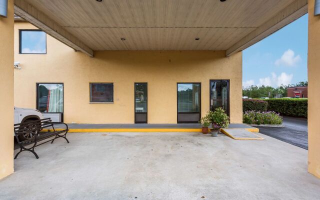 Motel 6 Macclenny, FL