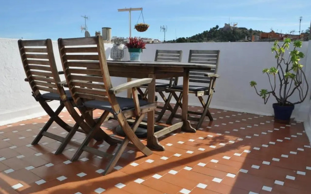 Quirky townhouse with a seaview roof terrace