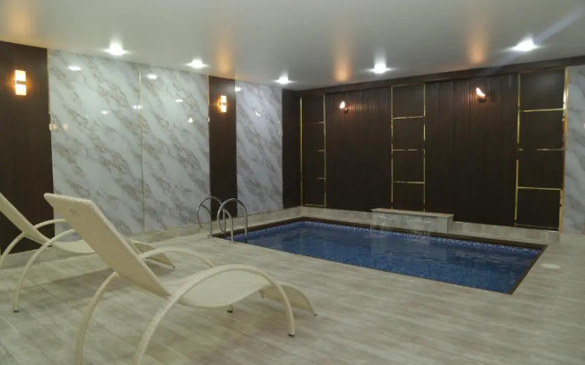 Bek Plus Hotel