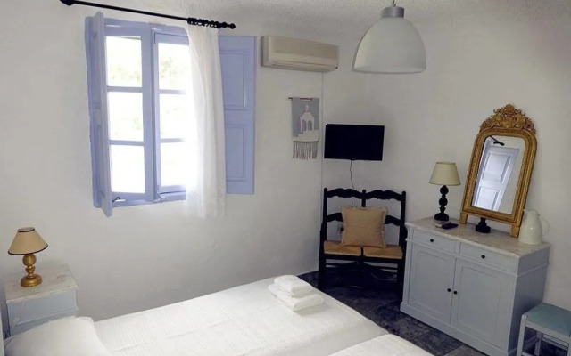 Porto Sikinos Hotel