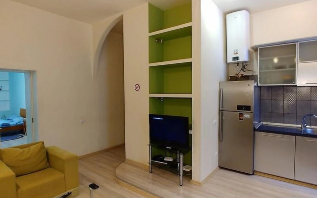 Two Bedrooms 13 Baseina Str Centre Near Guliver