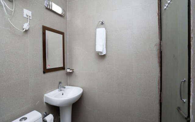 OYO 10581 Platinum Residency