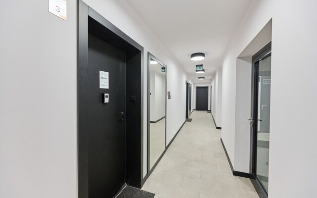 Modern Apartment in Wroclaw by Renters
