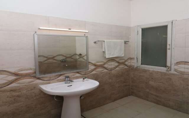 OYO 14837 Hotel Uberoi Anand