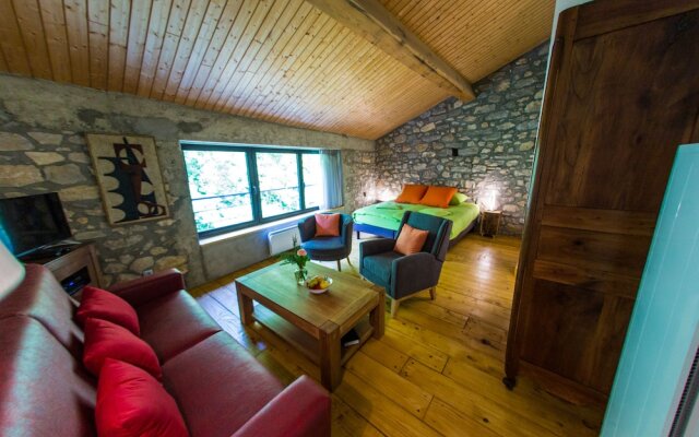 Moulin d'Entre Les Roches