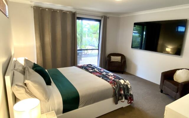 Baudins Bed & Breakfast - Adults Only