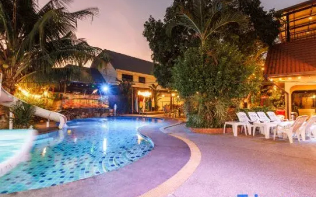 Phuniphat Pool Villa