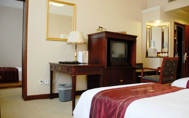 Jianguo Qianmen Hotel