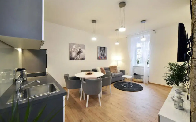 First Choice Centar - Primorska