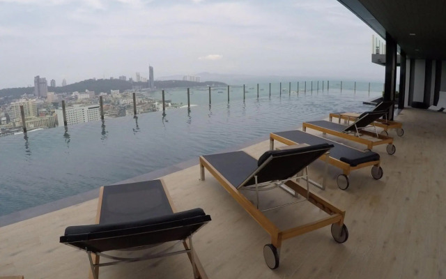 Pattaya Central Sea View Pool Suite
