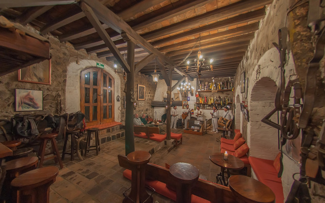 Hosteria Hacienda Pinsaqui