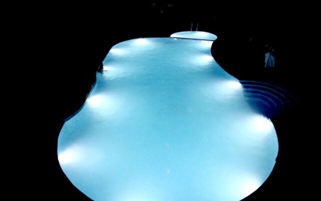 Corbett Wild Resort - A River Access Property
