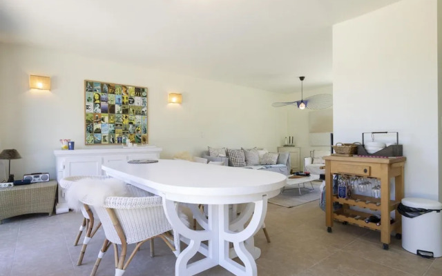 Villa Tica in Malauc ne