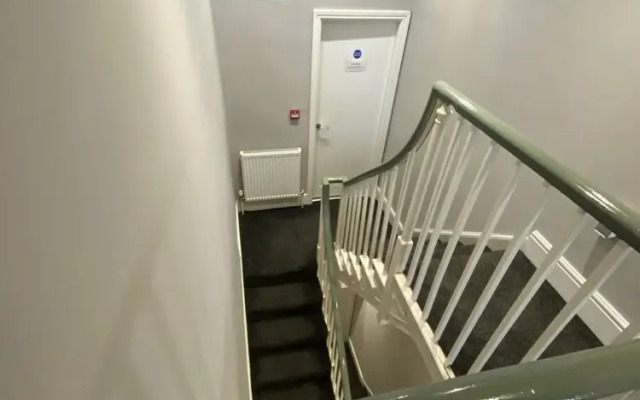Extra Large Six Bed Six Bath Townhouse