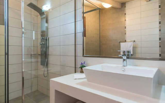 Sea View Village - Studios & Apartments
