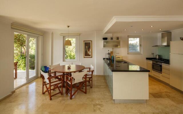 Hideaway Penthouse Apartment