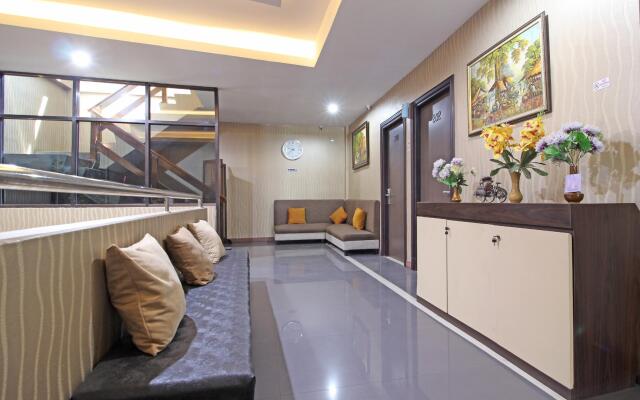 RedDoorz near UNS Solo