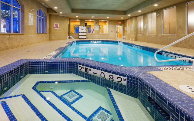 Holiday Inn Express Hotel & Suites CLARINGTON - BOWMANVILLE by IHG