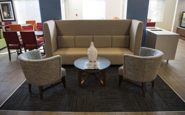 Holiday Inn Express Hotel & Suites Lexington-Downtown by IHG