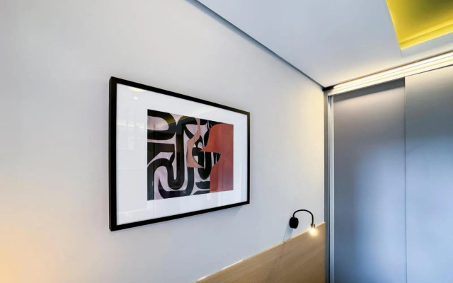 Studio novíssimo, completo e muito bem localizado