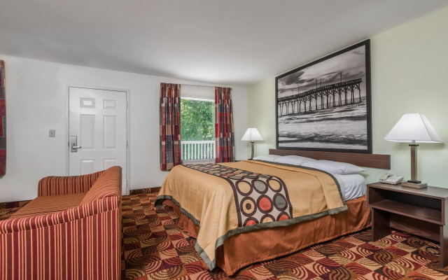 Super 8 by Wyndham Fayetteville