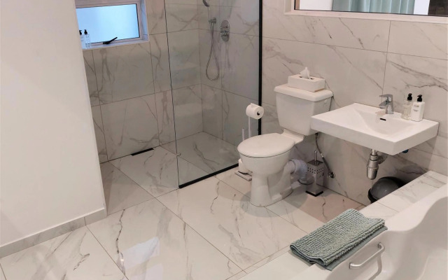 Penthouse - Soli Deo Gloria - Pearl Studio Apartments