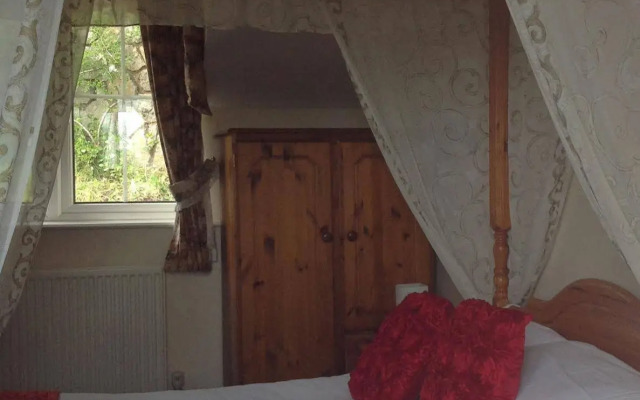 Glan Yr Afon Inn