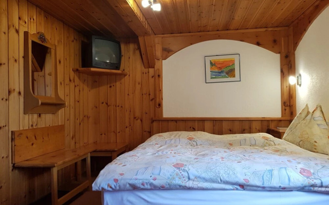 Alpine Budget Rooms by Täscherhof