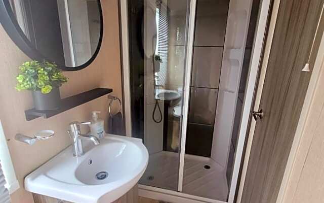 Golden Palm Getaway's PG143