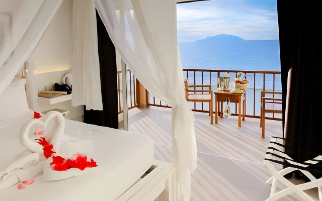 Coral Strand Smart Choice Hotel