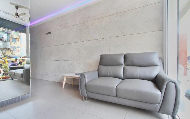 OYO 9605 Hotel Golden Inn