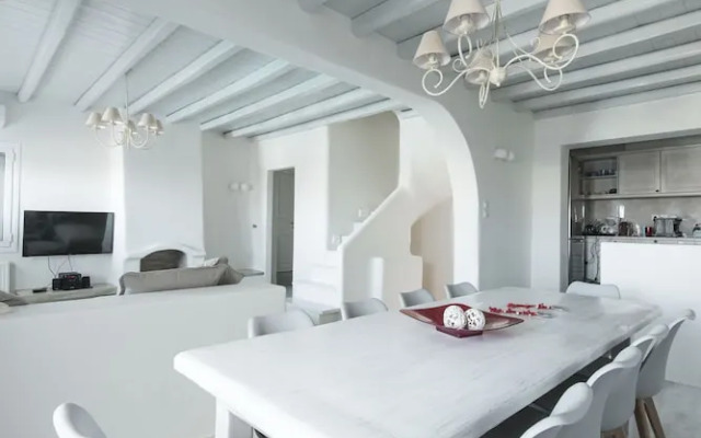 Amaris Residence
