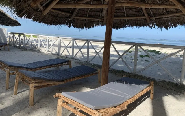 African Paradise Beach Hotel