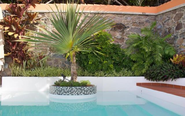 Villa do Mar IV by OurMadeira