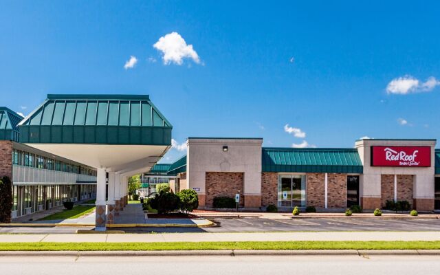 Red Roof Inn & Suites DeKalb