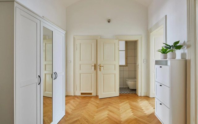 Deluxe Apartment in Lesser Town by Prague Days