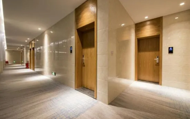 Lihu Residence Resort (Lijiang Tianrui Howard Johnson Resort Huama Street)