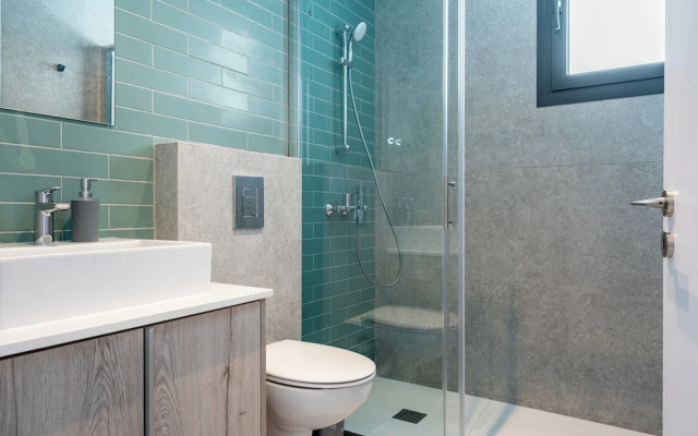 Solenne Stylish 2-BR Apt in Larnaca
