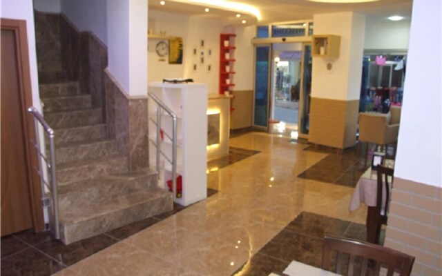 Nisan Hill Hotel