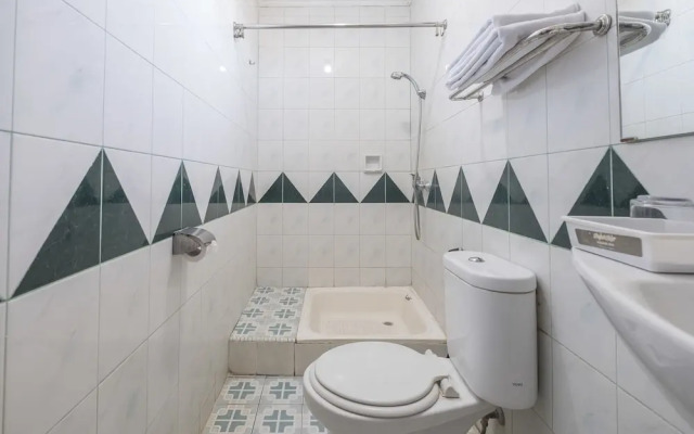 OYO 1090 Hotel Anging Mammiri Makassar