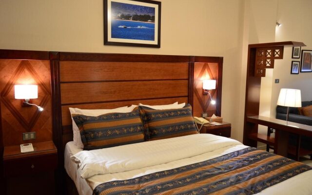 Comfort Hotel Suites