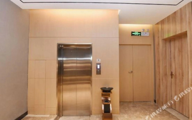 Super 8 (North Of Yihuan Mengcheng Road)