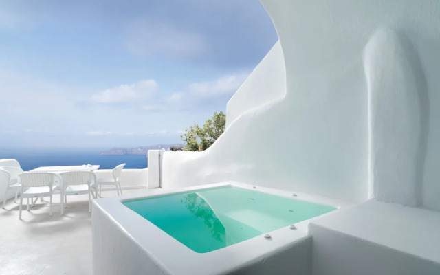 Tholos Resort Hotel