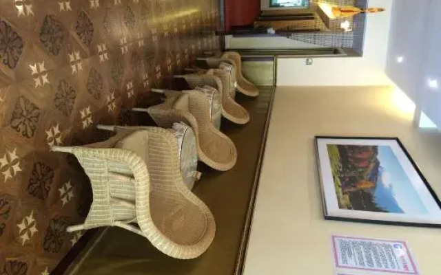 Baoxing Jiayuan Hotel