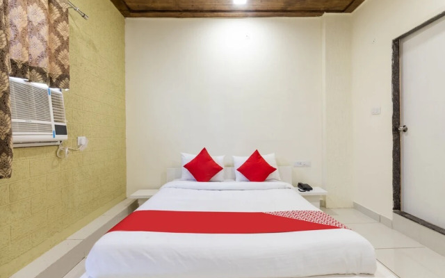 Savoy Suites by OYO Rooms