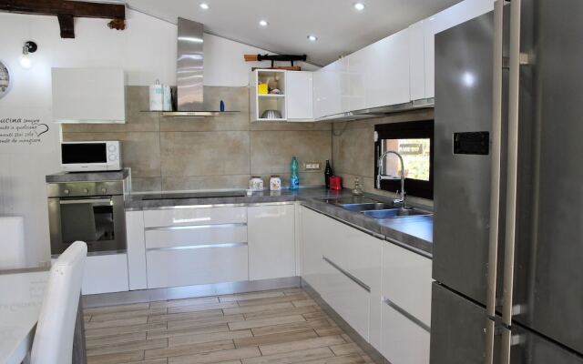 Villa Giselda With Private Pool and Outdoor Whirpool