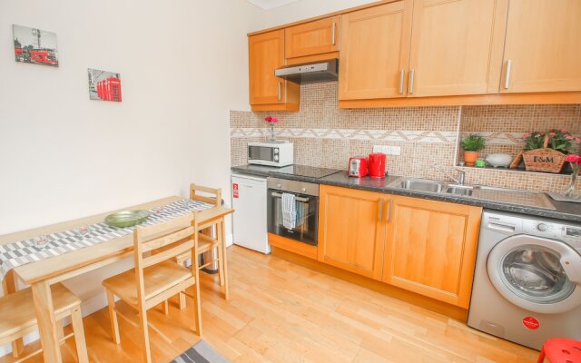 City view flat at Liverpool st Brick Ln
