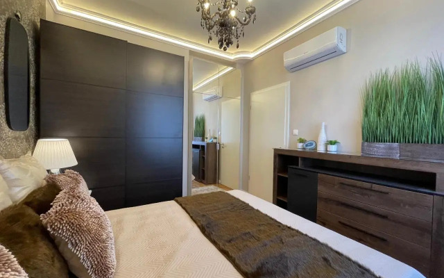 R7 Design Apartment - hostAID