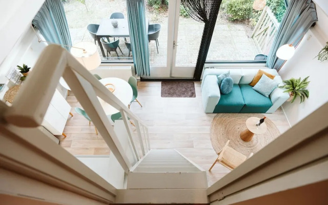 Comfortably Furnished Holiday Home by the sea