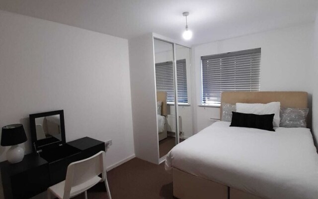 Impeccable 2-bed Apartment in London